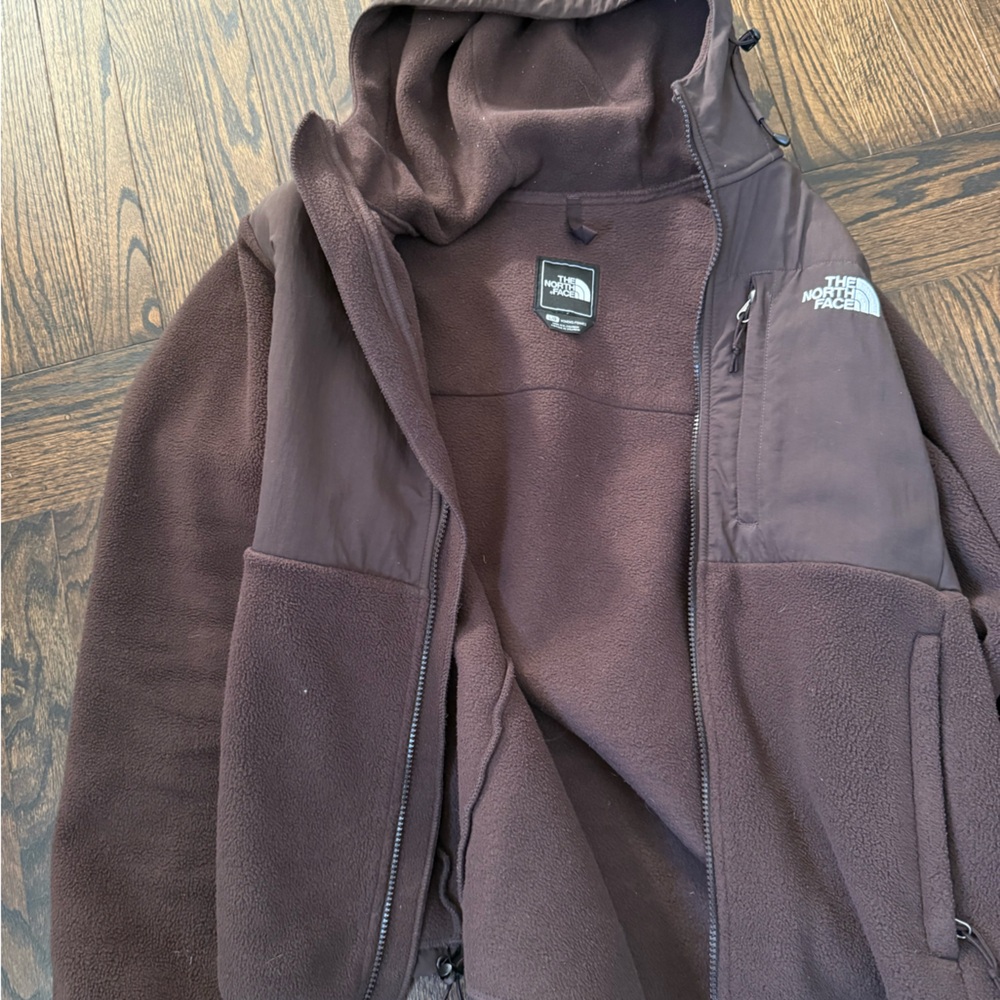 Women’s Northface jacket with hood